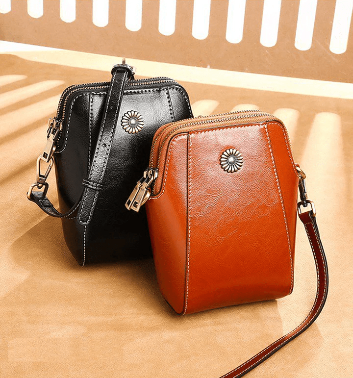 LeatherVibe - Elegant Leather Crossbody Bag