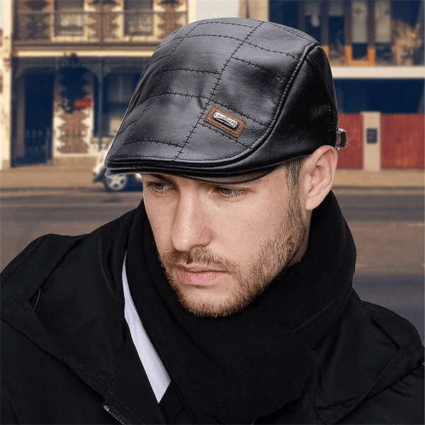 LuxeStyle Beret – Timeless Elegance of Leather