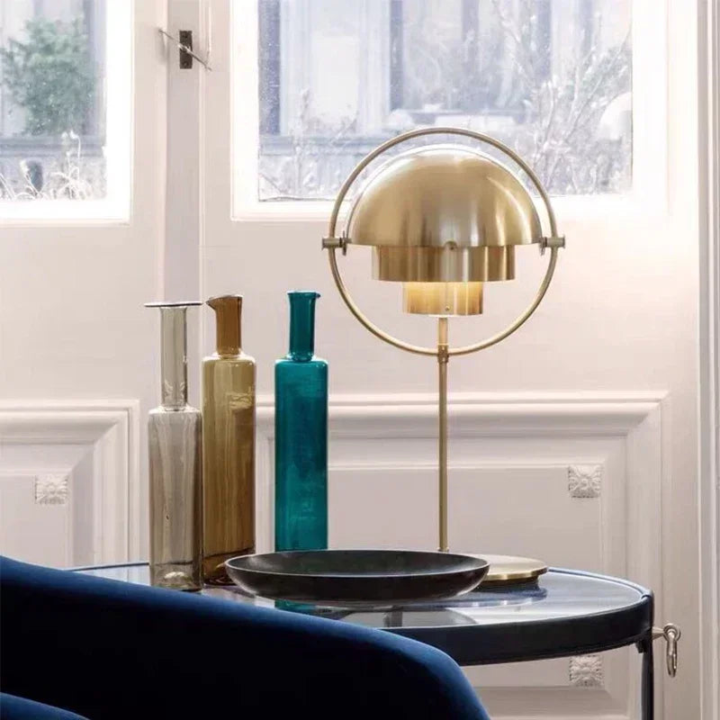 Stylish Glow - Luxurious LED Table Lamp in Black and Gold