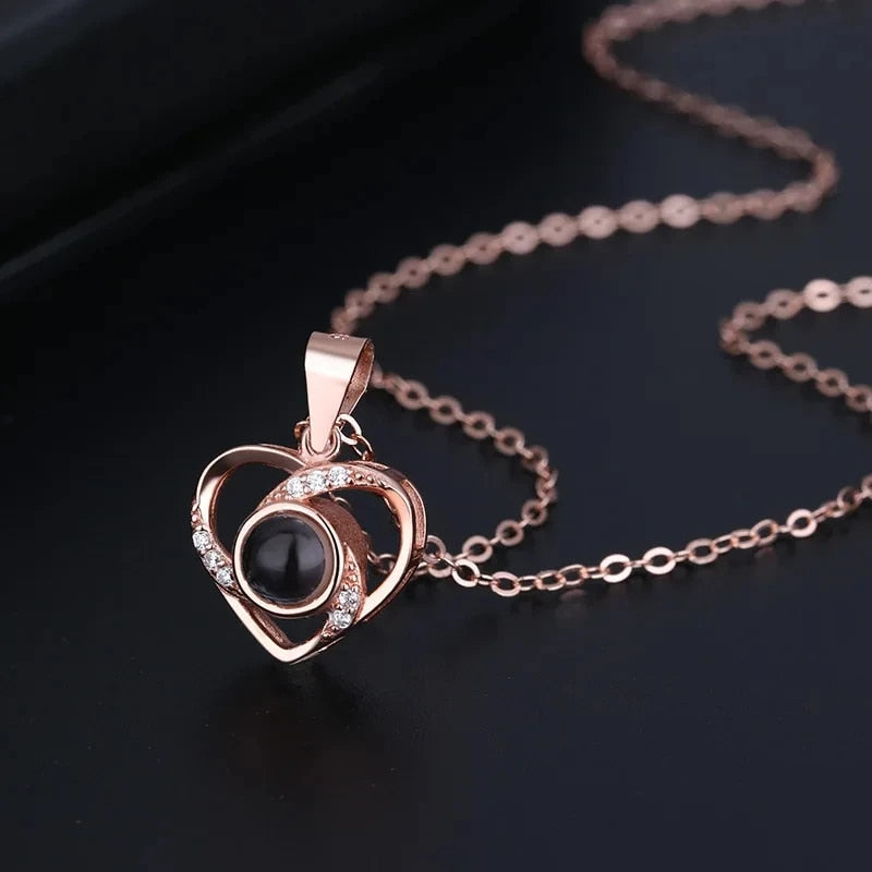EternalLove Necklace – Heart-Shaped Chain in 100 Languages
