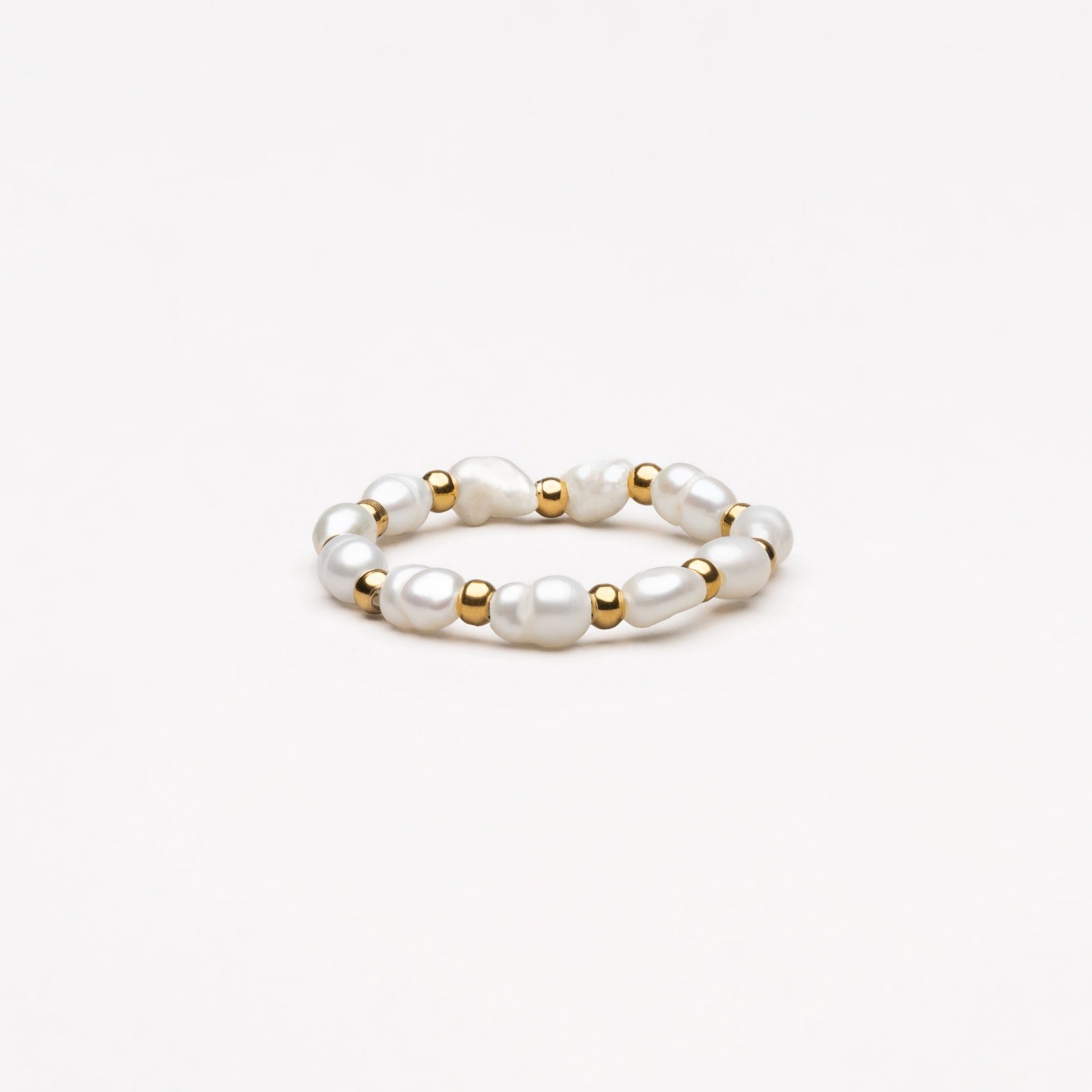 Elegant women's ring - the Isle collection