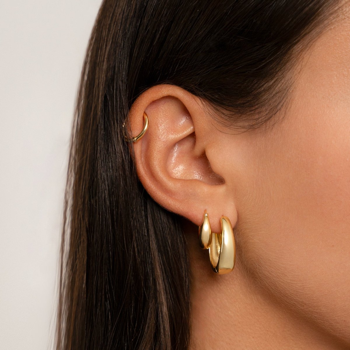 Elegant Isolde Drop Earrings - A Timeless Beauty