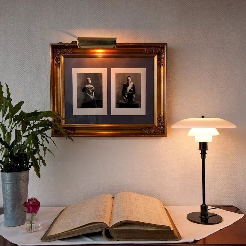 FusionLamp - Modern Table Lighting with Elegant Structure