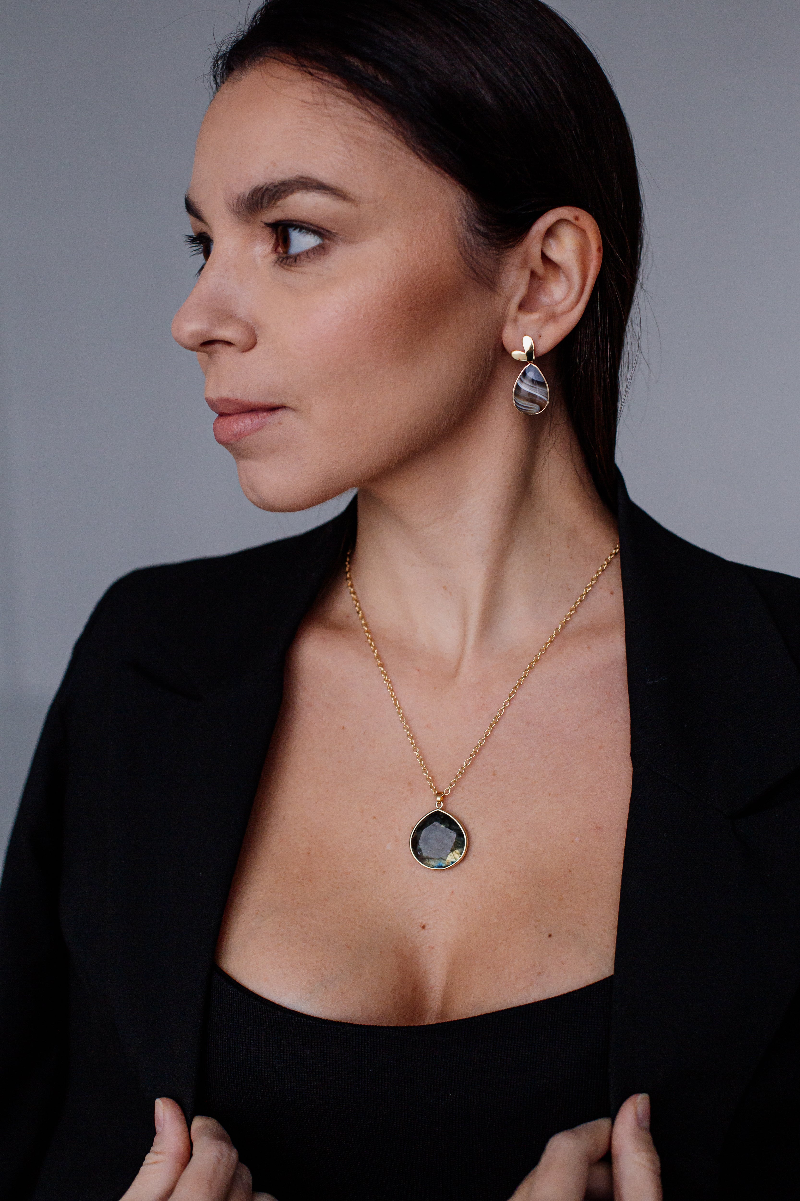 Labradorite Aura Necklace - Elegant Energy Jewelry