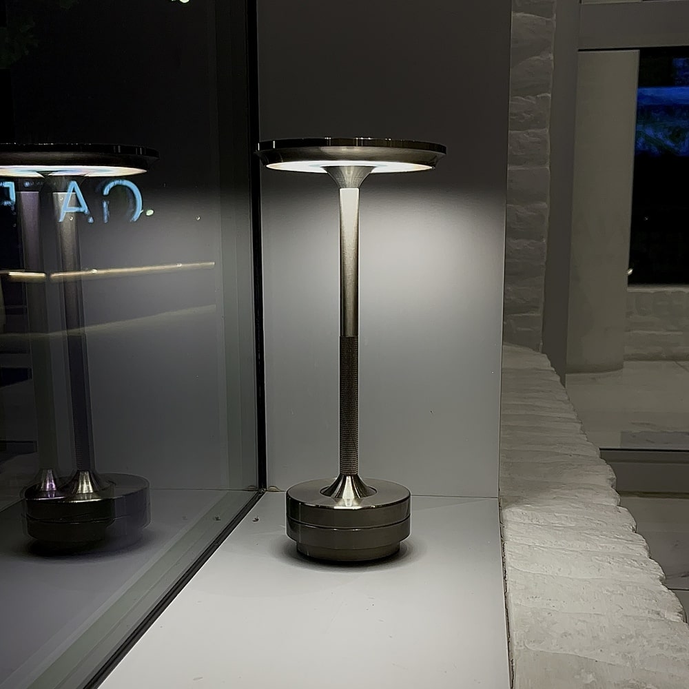 Lumiglow - Elegant Wireless Design Lamp for Atmospheric Lighting