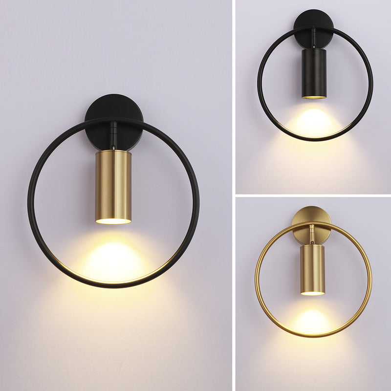 FlammeLuxe – Elegant Guld Vägglampa för Stämningsbelysning