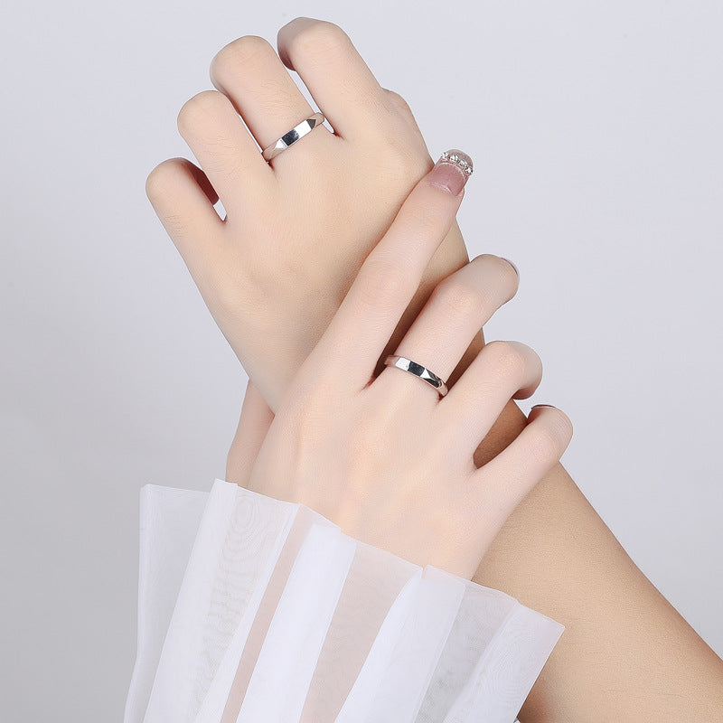 RadiantLove Ring – Captivating Reflective Jewelry