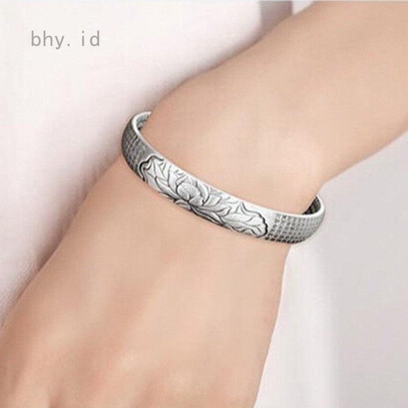 SerenitySilver Bracelet – Stylish Lotus Bracelet