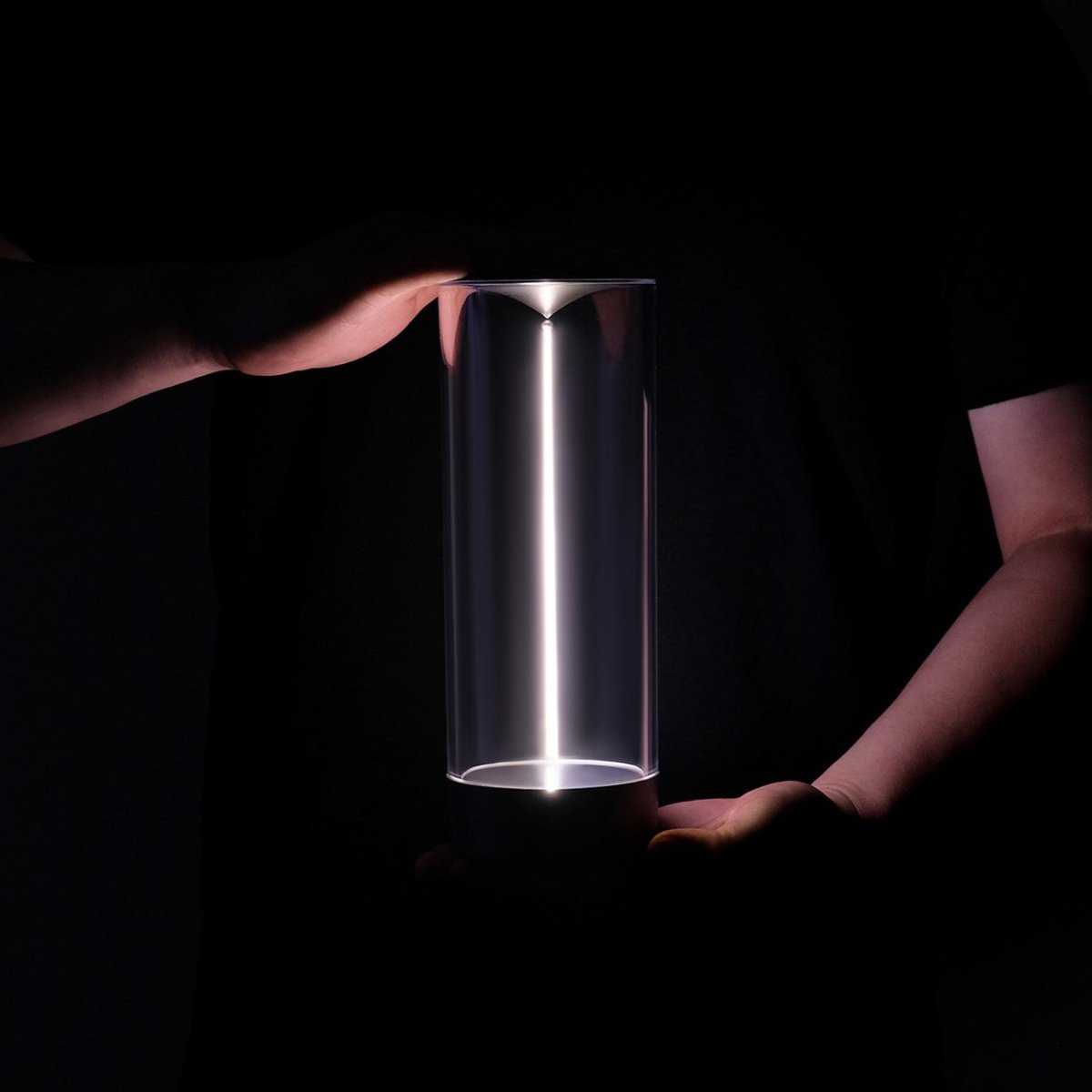 Shine - Elegant Wireless Table Lamp with Dimmable Lighting