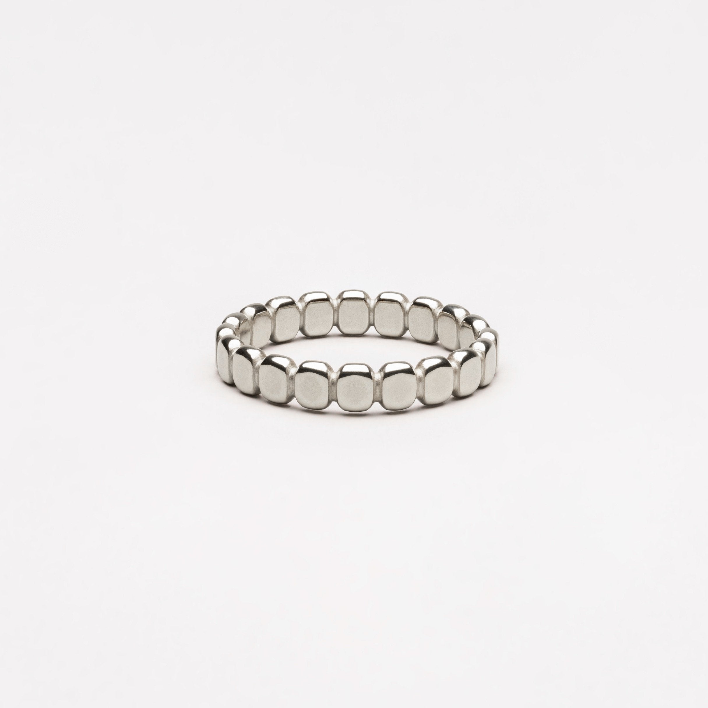 Elegant Elina necklace for a timeless look