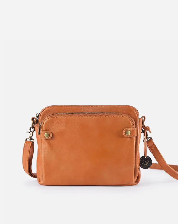 UrbanChic Shoulder Bag – Elegant, Spacious and Lightweight Bag