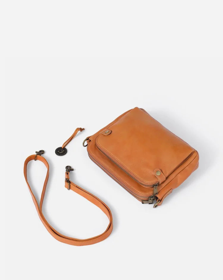 UrbanChic Shoulder Bag – Elegant, Spacious and Lightweight Bag