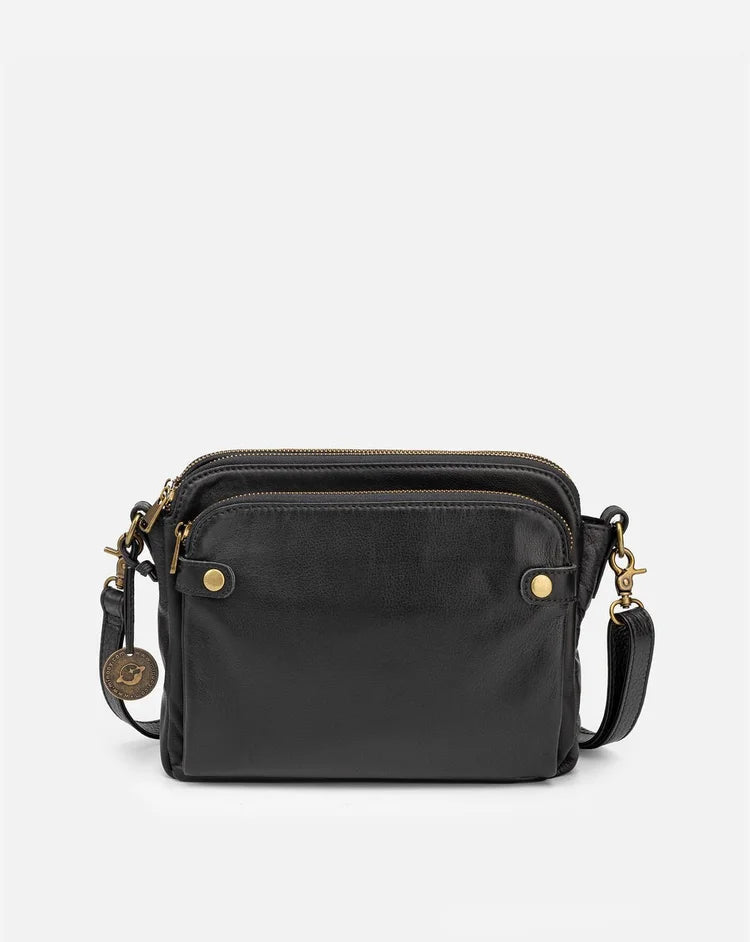 UrbanChic Shoulder Bag – Elegant, Spacious and Lightweight Bag