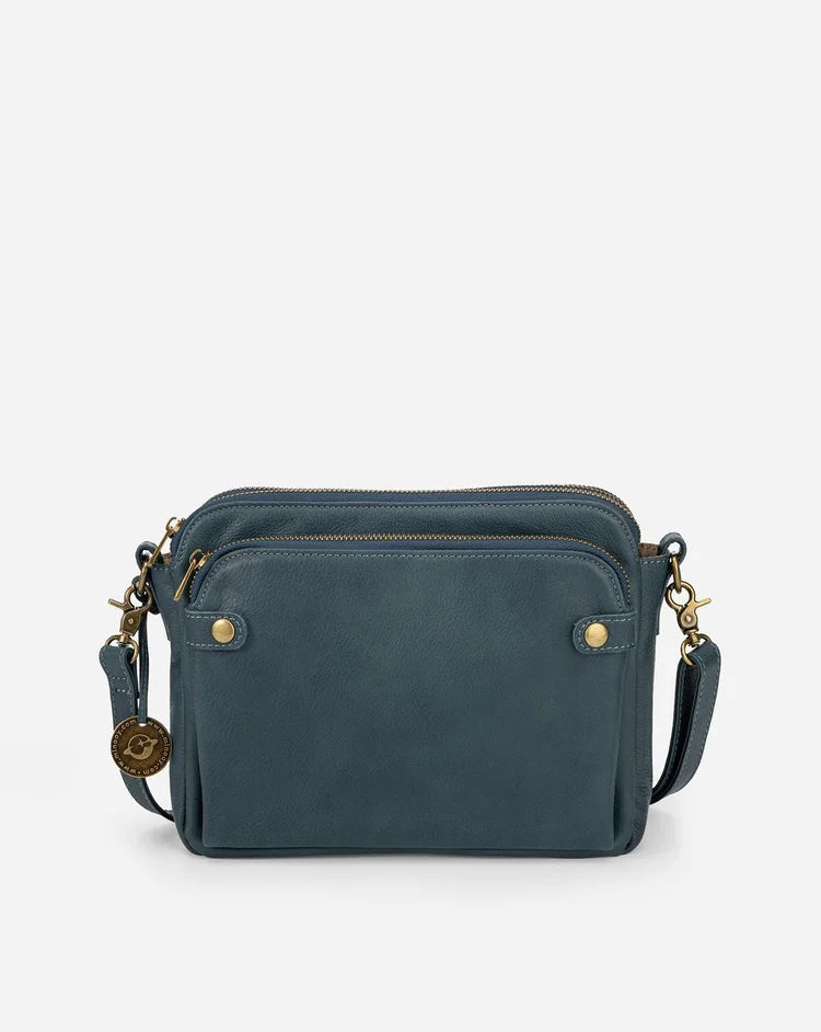 UrbanChic Shoulder Bag – Elegant, Spacious and Lightweight Bag
