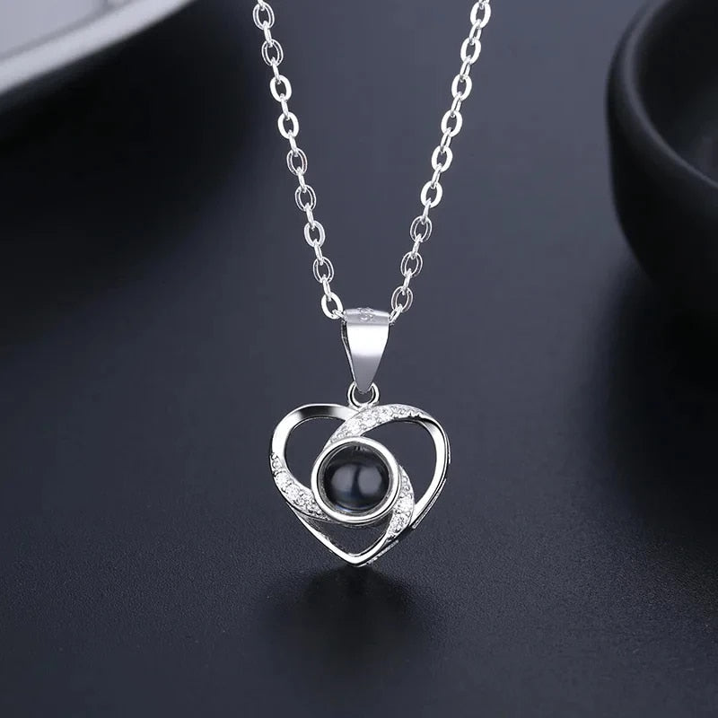 EternalLove Necklace – Heart-Shaped Chain in 100 Languages