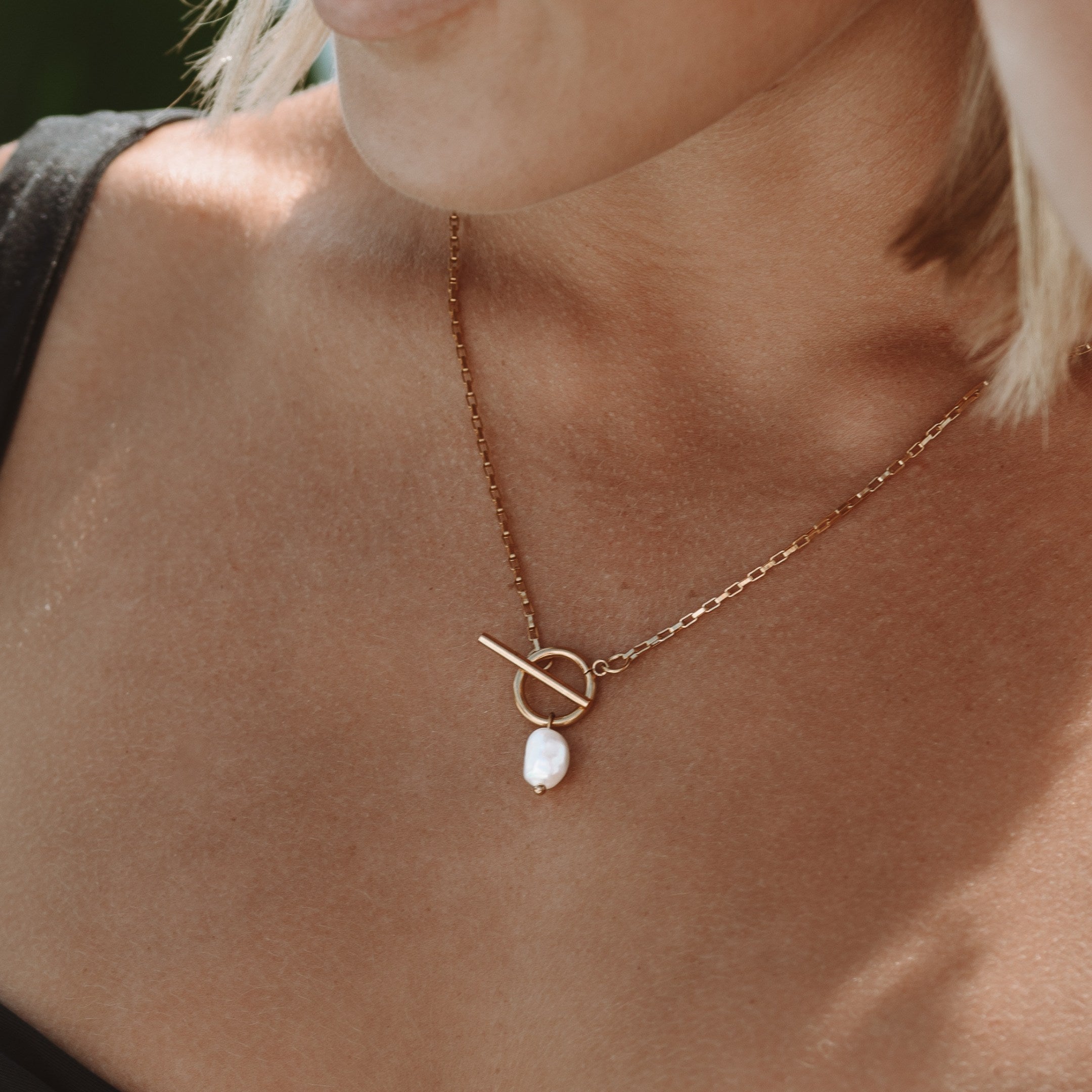 Elegant Pearl Necklace with Fine Clasp - Lucía